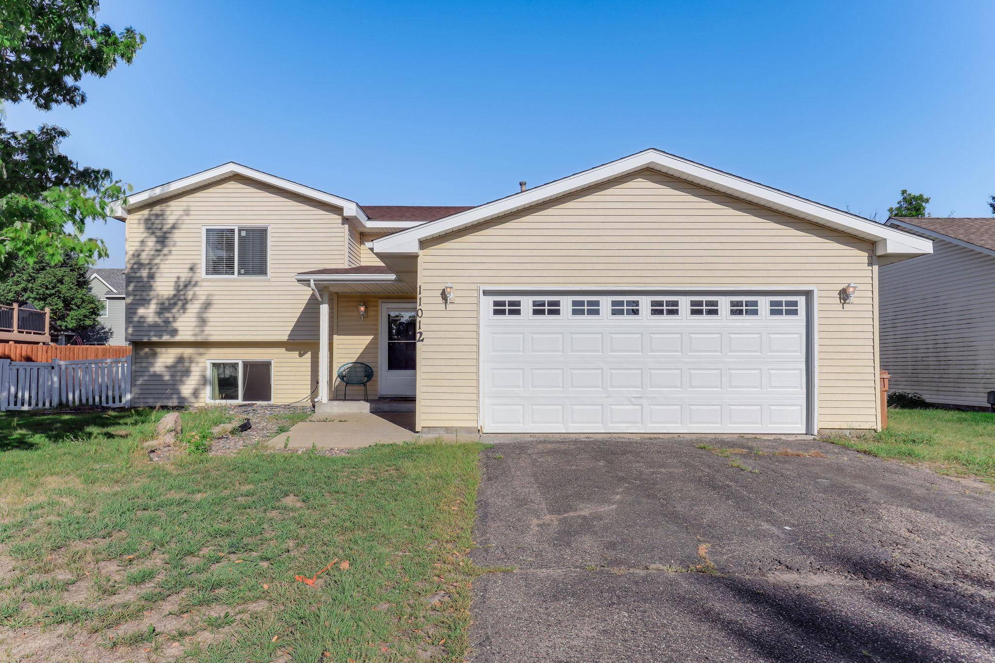 11012 Edgewood AVE N, Champlin, MN 55316