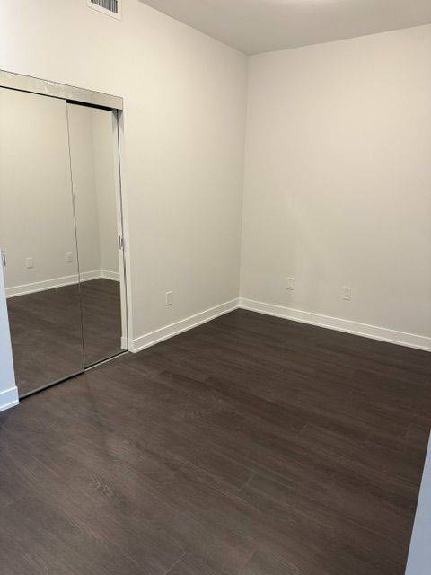 430 Square One DR #3205, Mississauga, ON L5B 0E6
