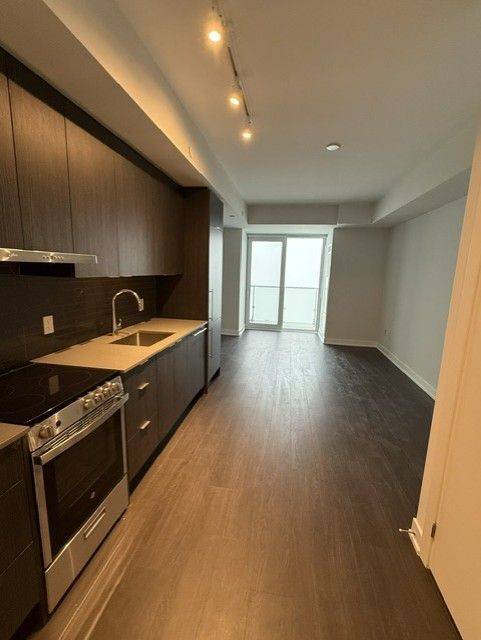 430 Square One DR #3205, Mississauga, ON L5B 0E6