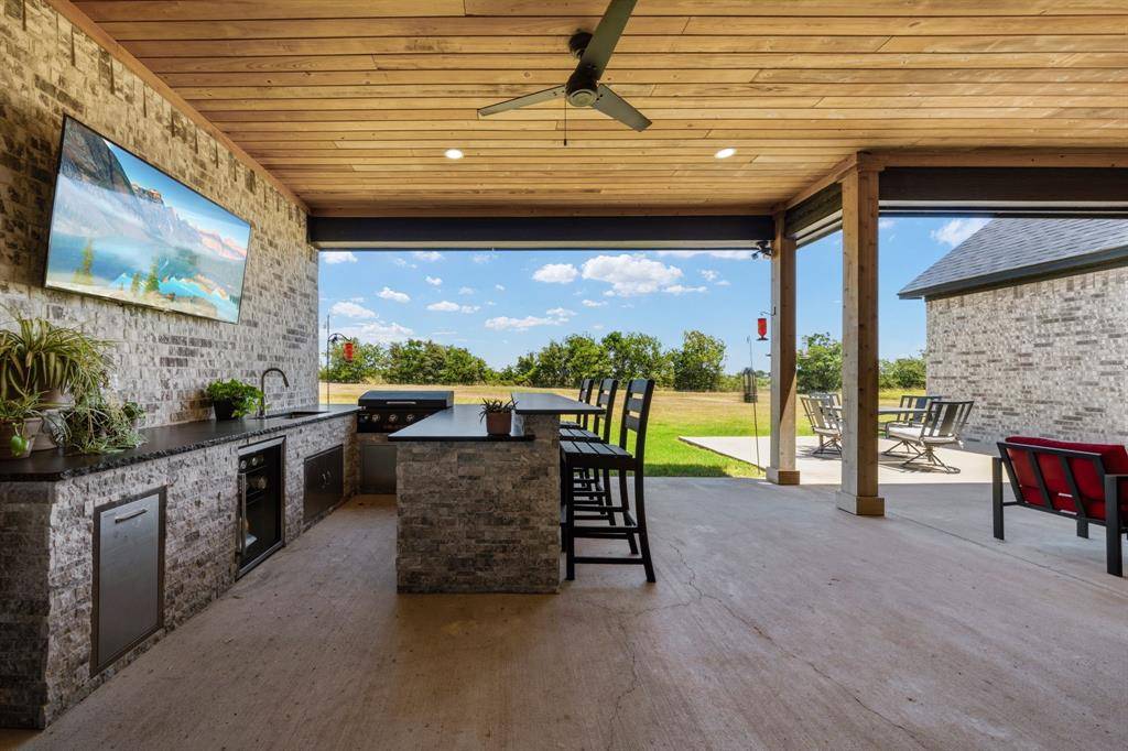 220 High Point Drive, Hillsboro, TX 76645
