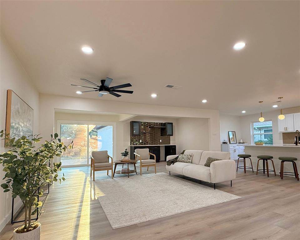 12911 Mitchwin Road, Farmers Branch, TX 75234