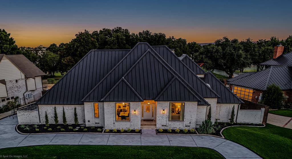 28 Victoria Drive, Rowlett, TX 75088