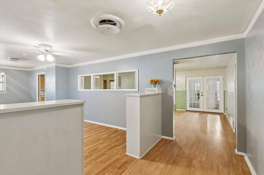 512 Brown Trail Court, Hurst, TX 76053