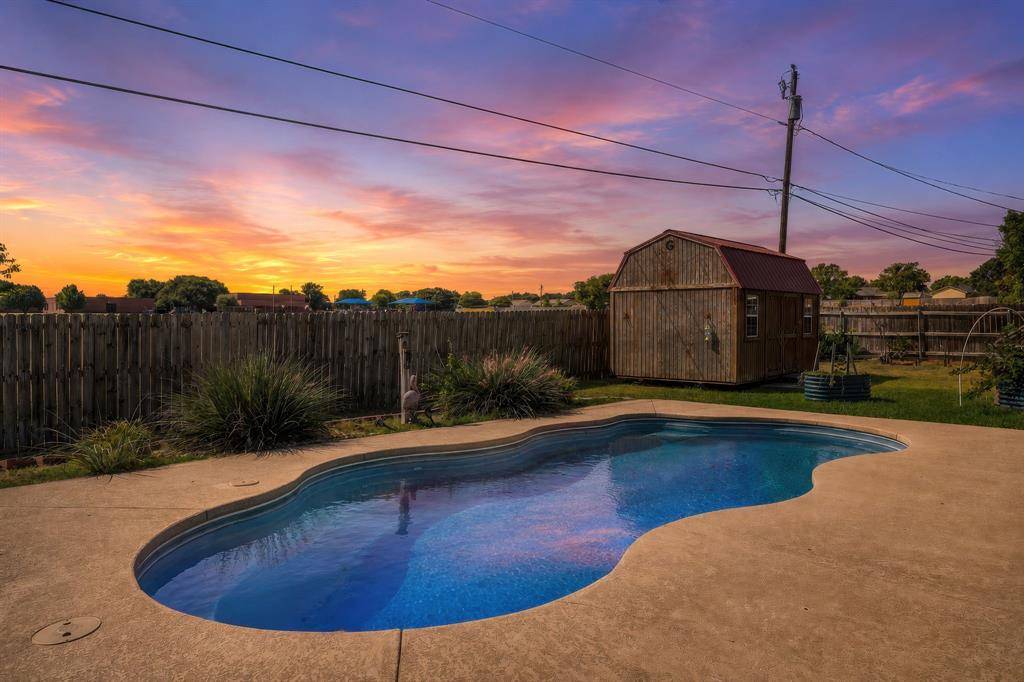 605 Angel Fire Drive, Hewitt, TX 76643