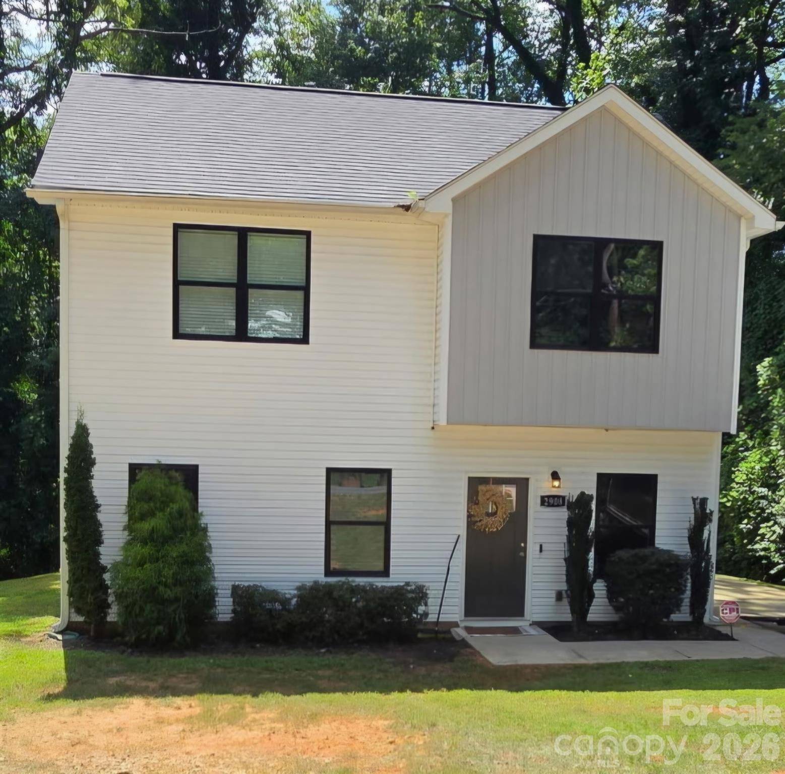 2908 Burgess DR, Charlotte, NC 28208