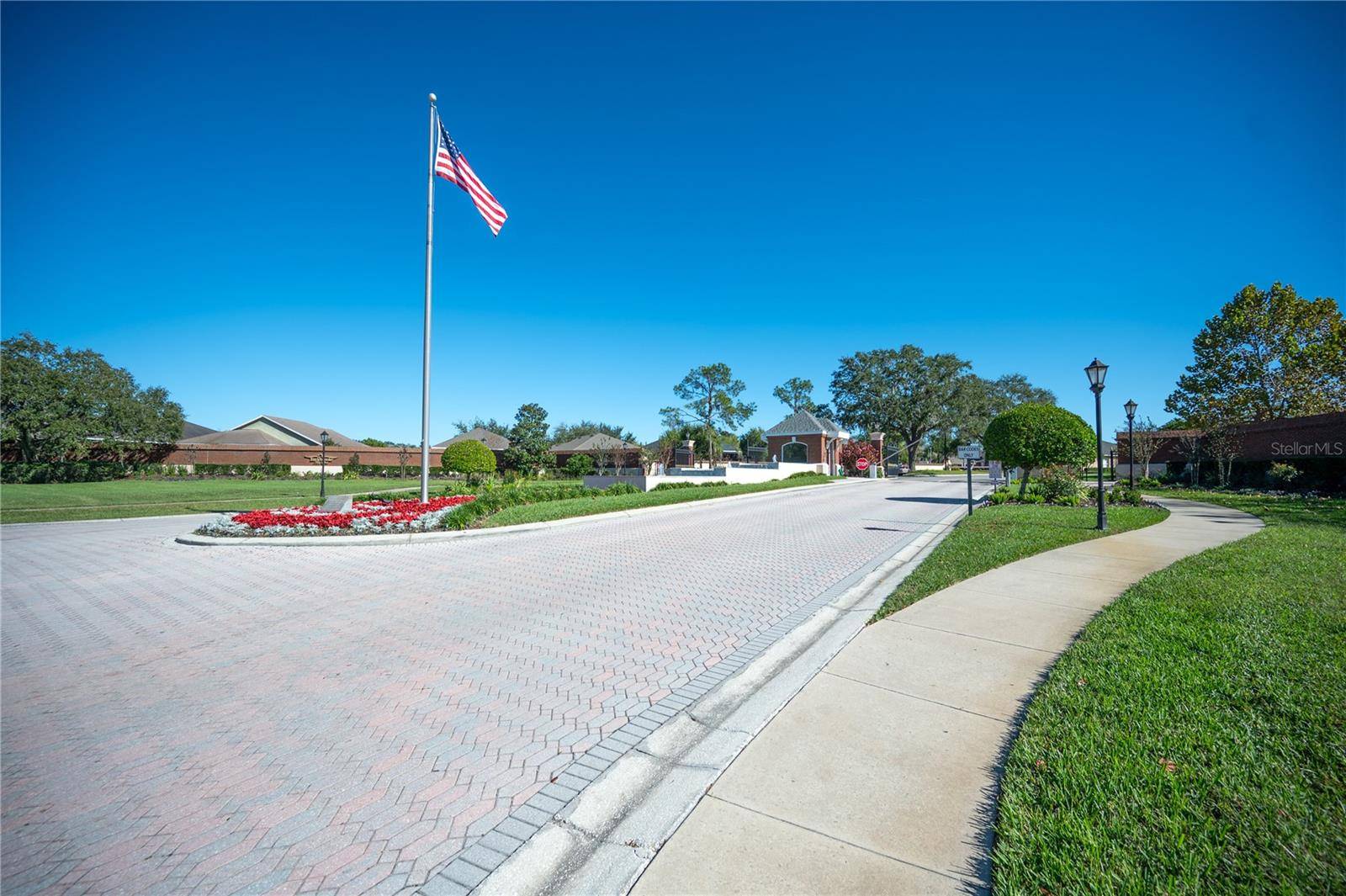 6937 LAKE EAGLEBROOKE DR, Lakeland, FL 33813