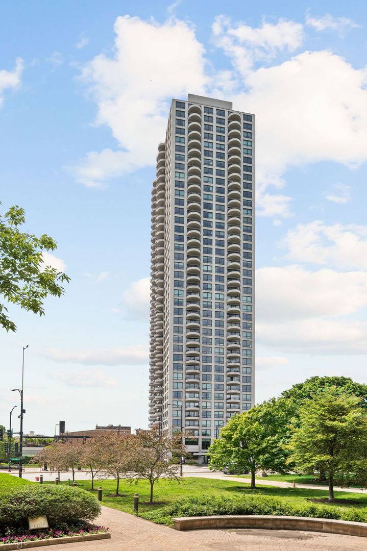 2020 N Lincoln Park West #24K, Chicago, IL 60614