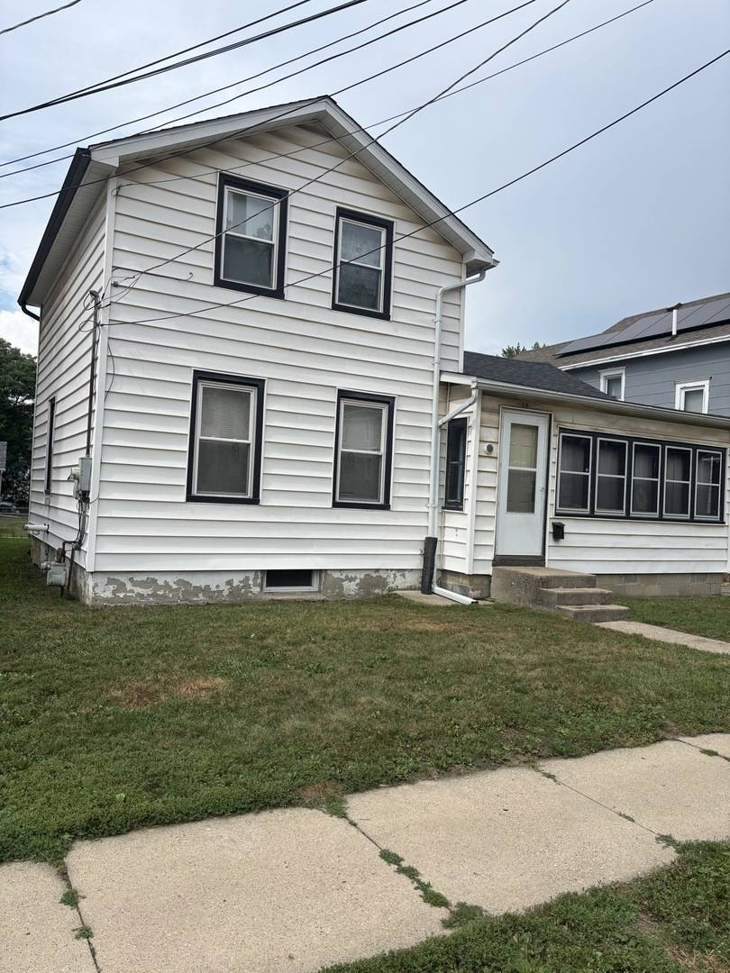 714 S Walnut AVE, Freeport, IL 61032
