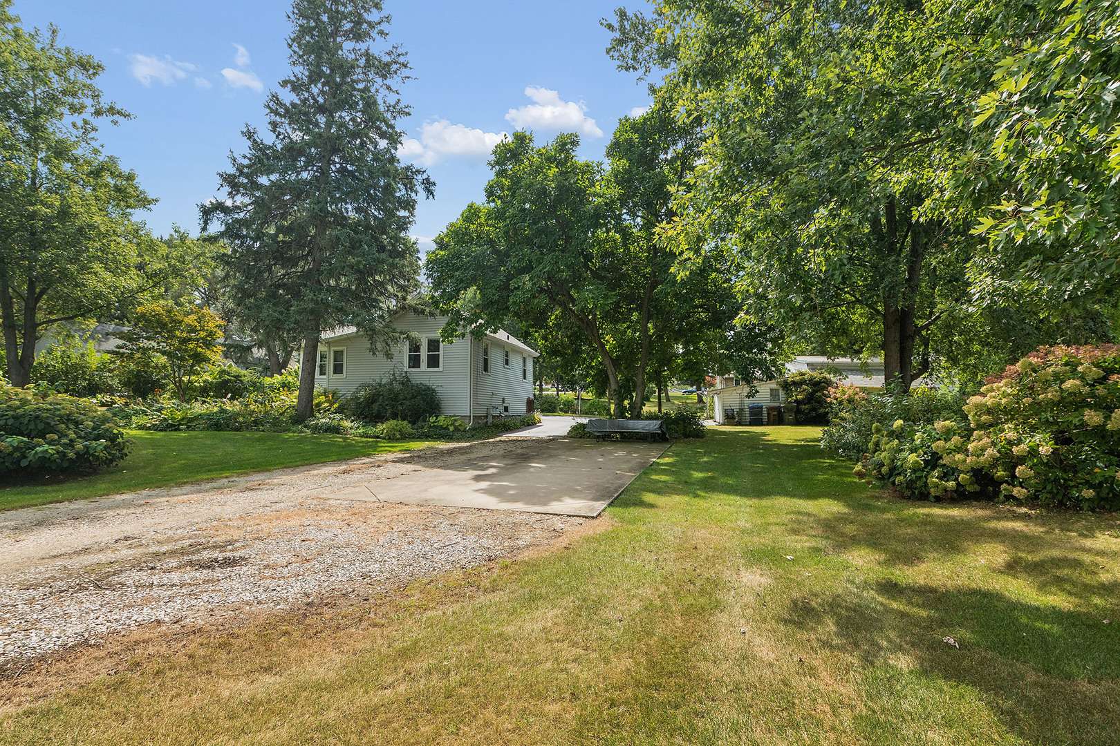 150 E 2nd AVE, New Lenox, IL 60451