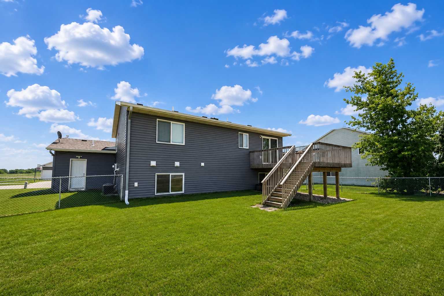 906 7th AVE, Wanamingo, MN 55983