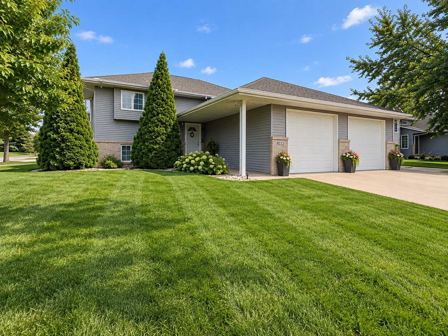 653 Grayhawk Dr, Mankato, MN 56001