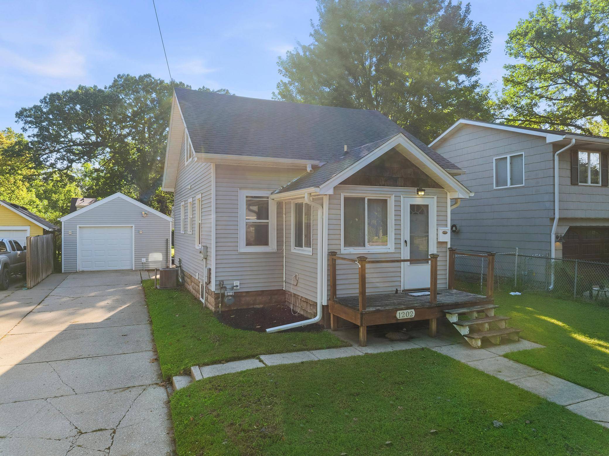 1202 11th ST NW, Austin, MN 55912