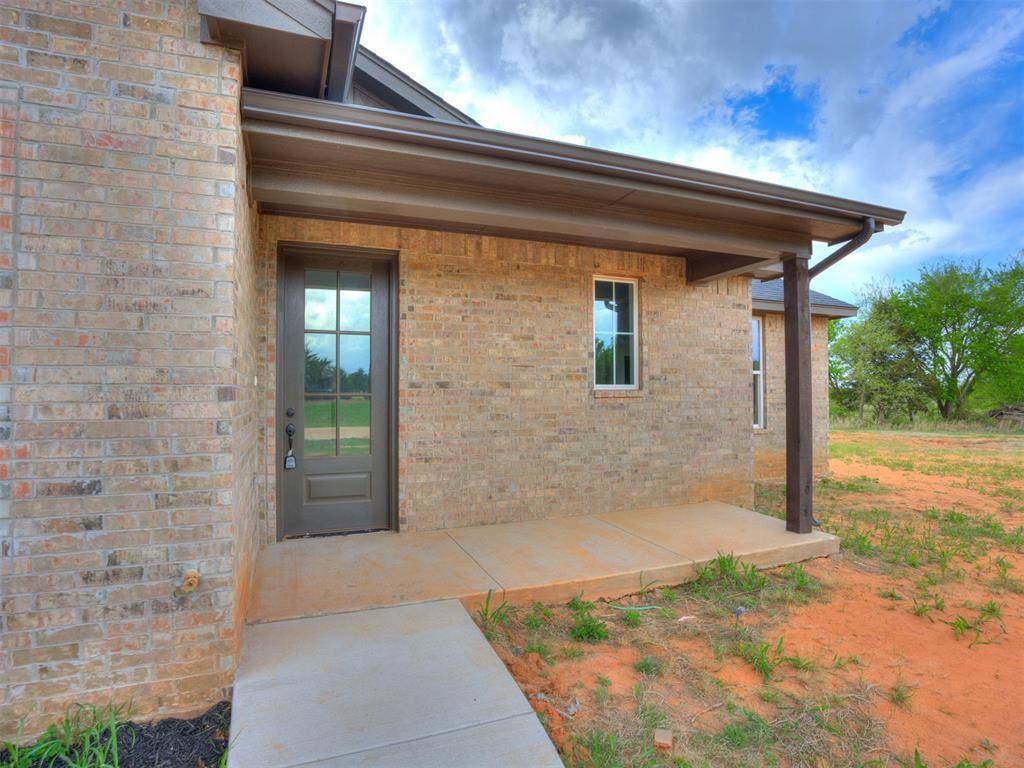 10191 S Meadows LN, Guthrie, OK 73044