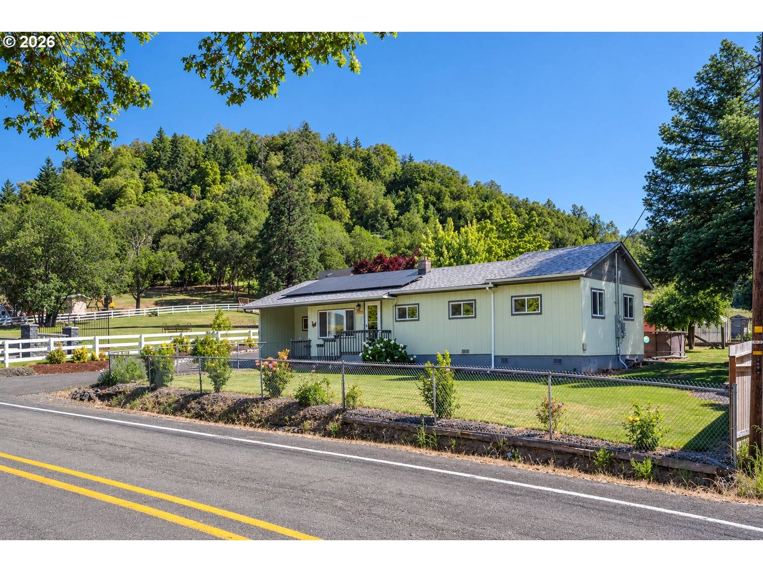 695 GLENGARY LOOP RD, Roseburg, OR 97470