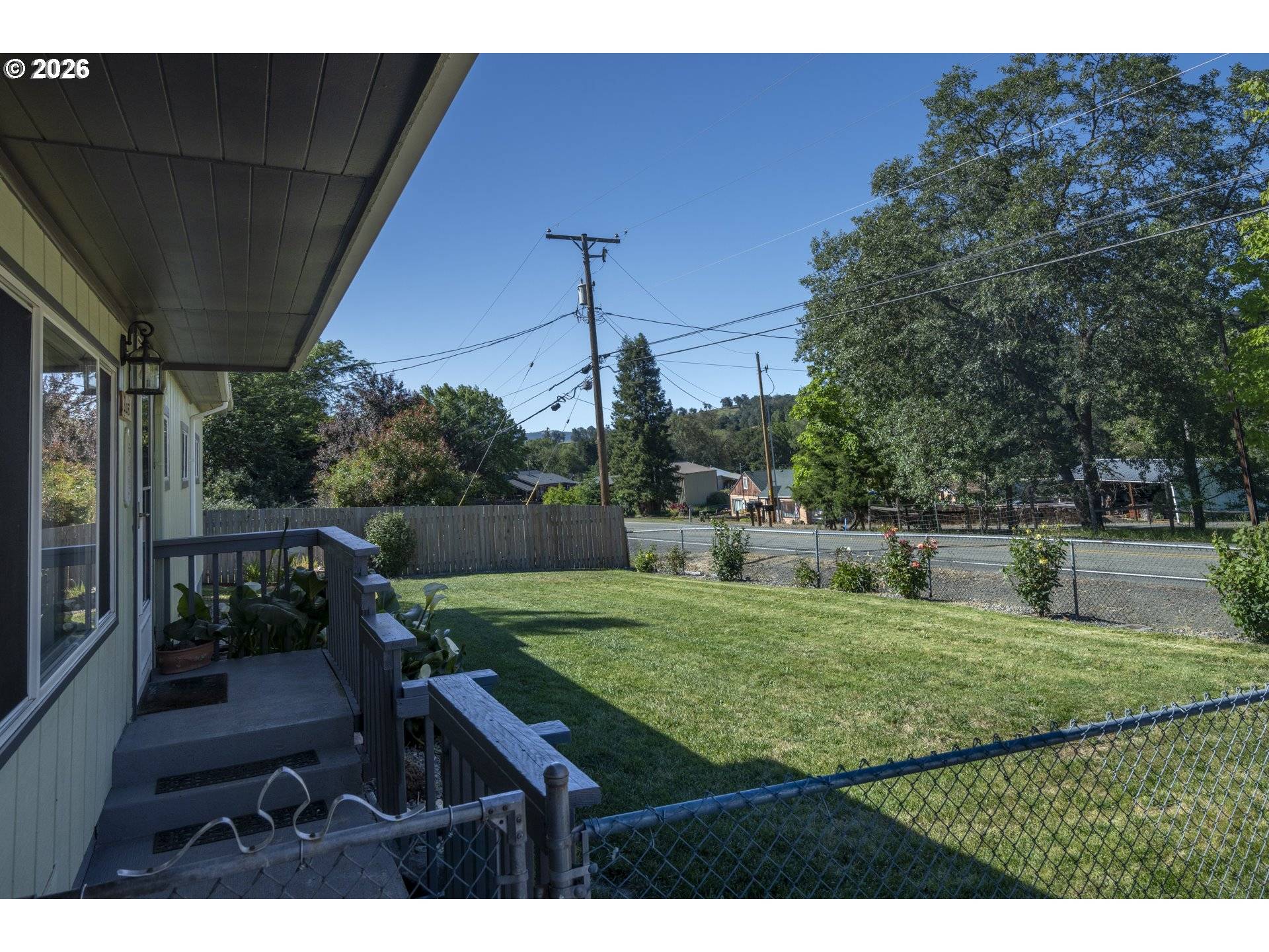 695 GLENGARY LOOP RD, Roseburg, OR 97470
