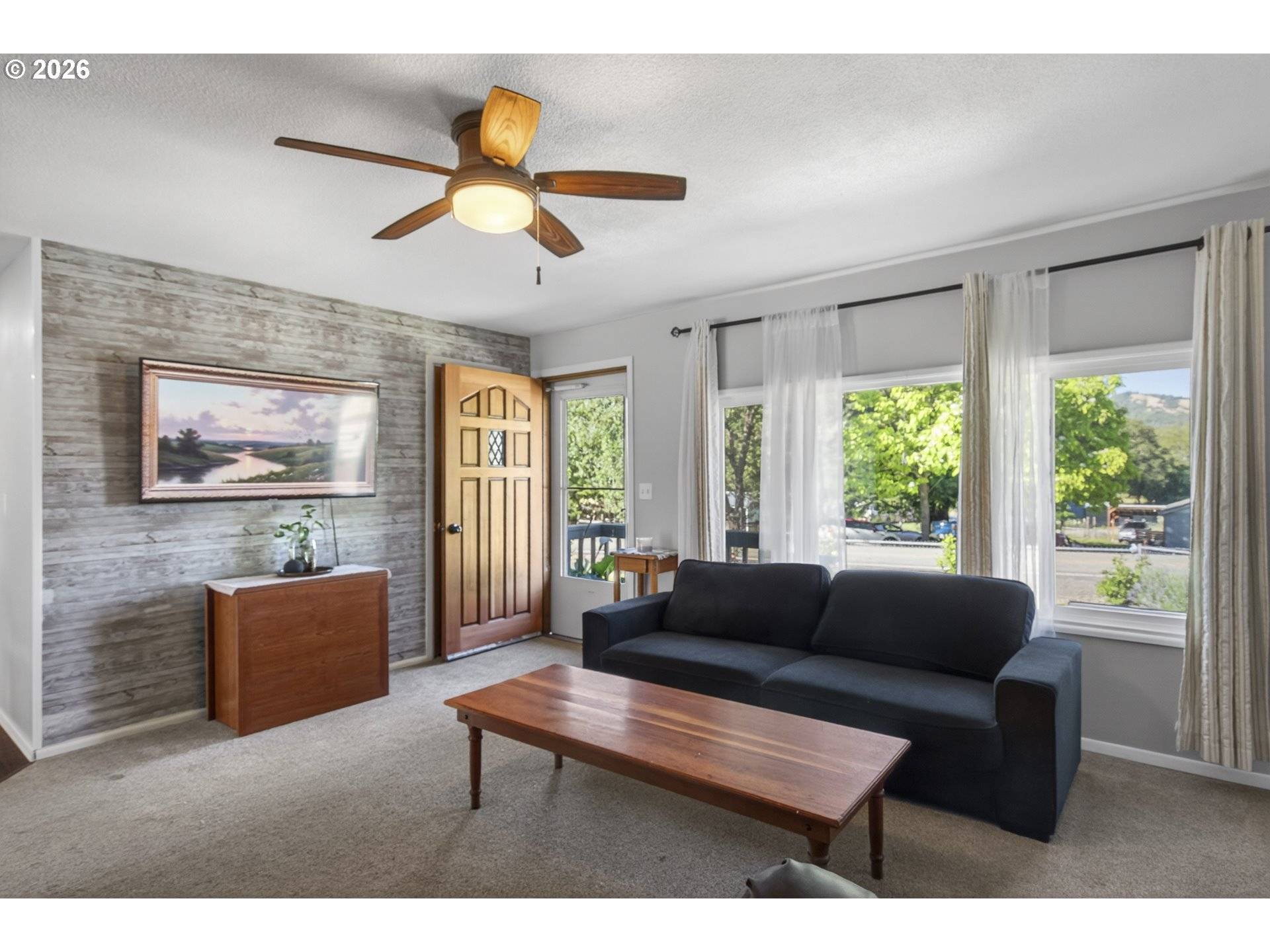 695 GLENGARY LOOP RD, Roseburg, OR 97470