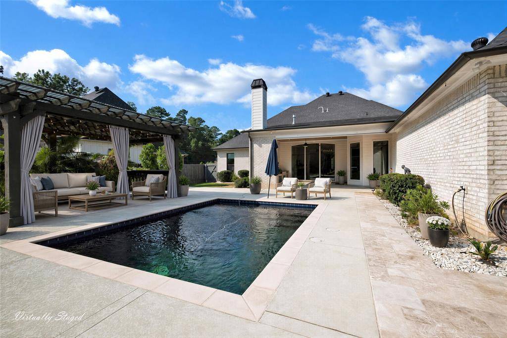 407 Oakwood Trace Court, Shreveport, LA 71106