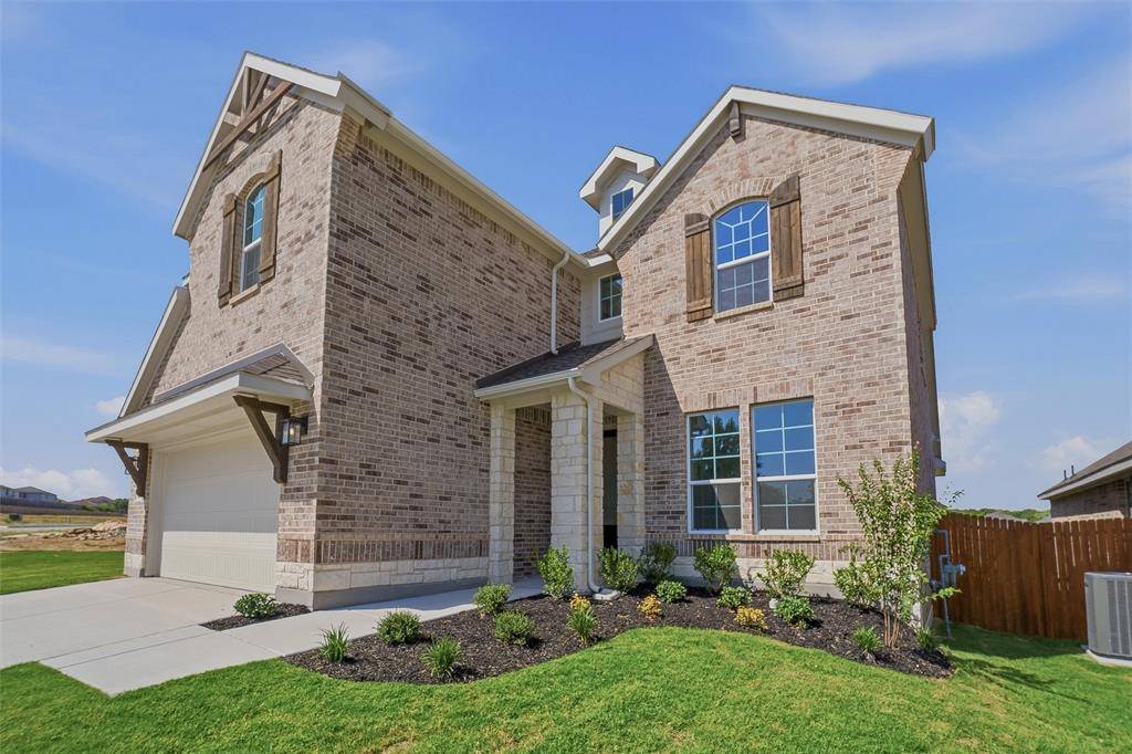 828 Elmstead Drive, Fort Worth, TX 76108