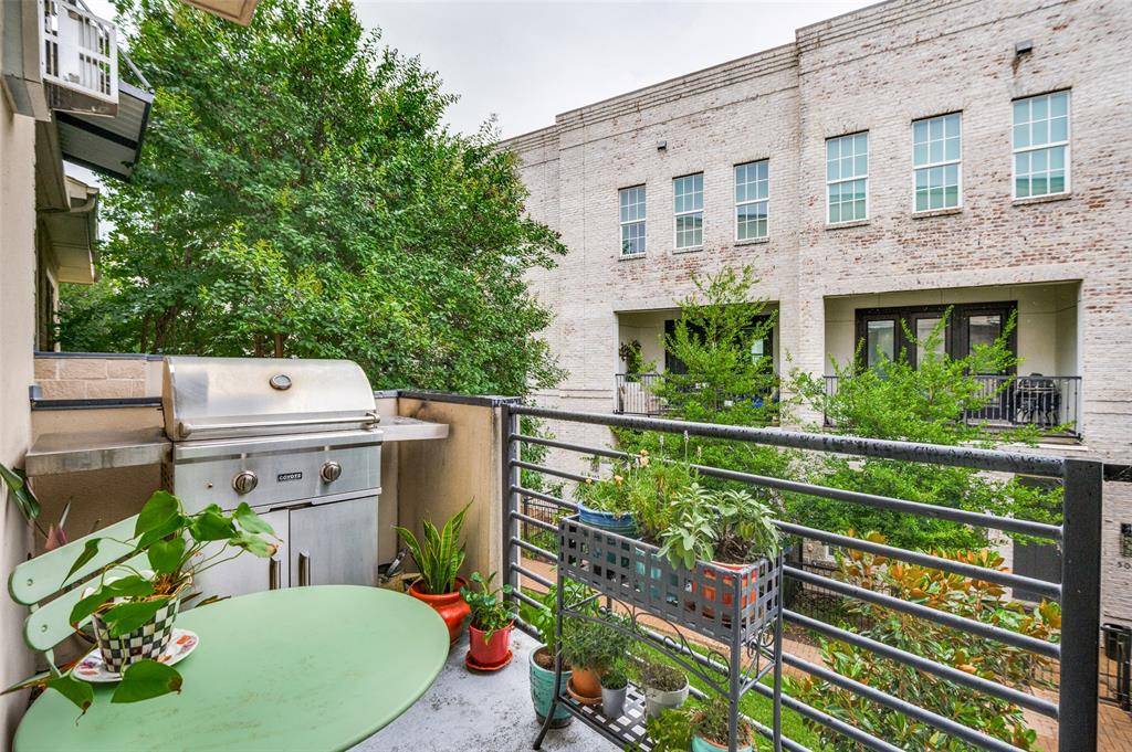 7333 Valley View Lane #304, Dallas, TX 75240