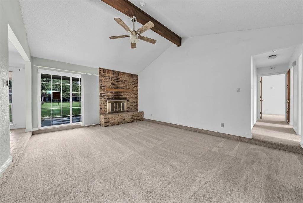 205 Mountain View Drive, Azle, TX 76020