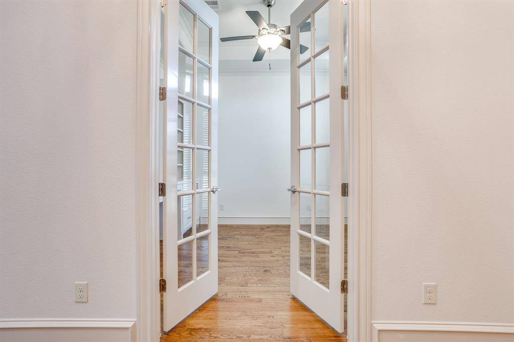 2946 Masters Court N, Burleson, TX 76028
