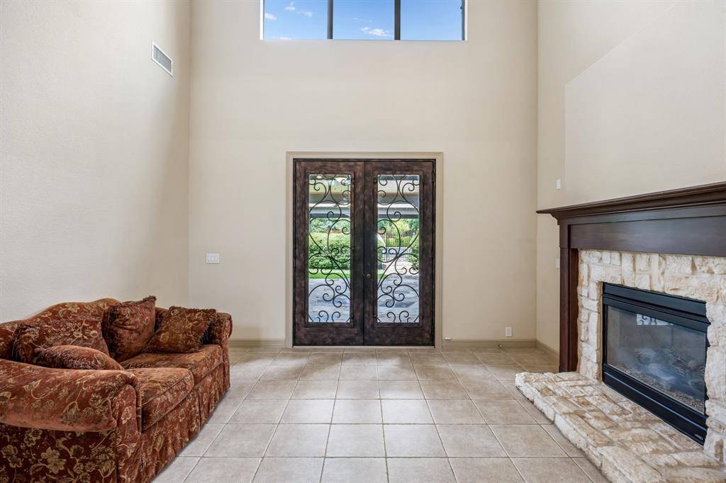 2012 Woodbine Circle, Southlake, TX 76092