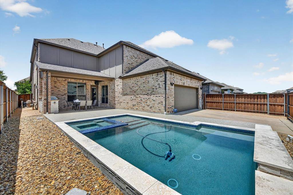 12728 Royal Oaks Lane, Farmers Branch, TX 75234