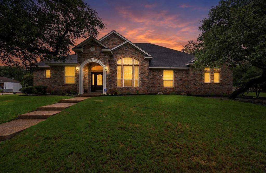 100 Laurel Oaks Lane, Crawford, TX 76638