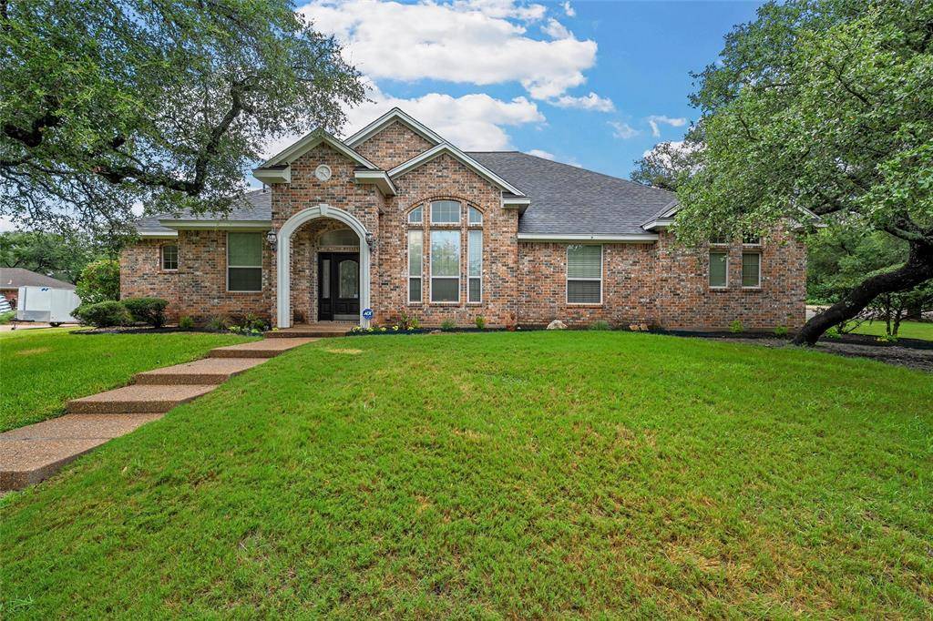 100 Laurel Oaks Lane, Crawford, TX 76638