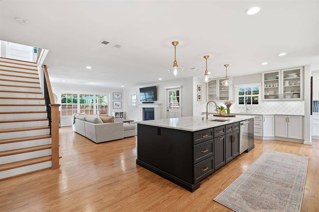 6120 Kenwood Avenue, Dallas, TX 75214