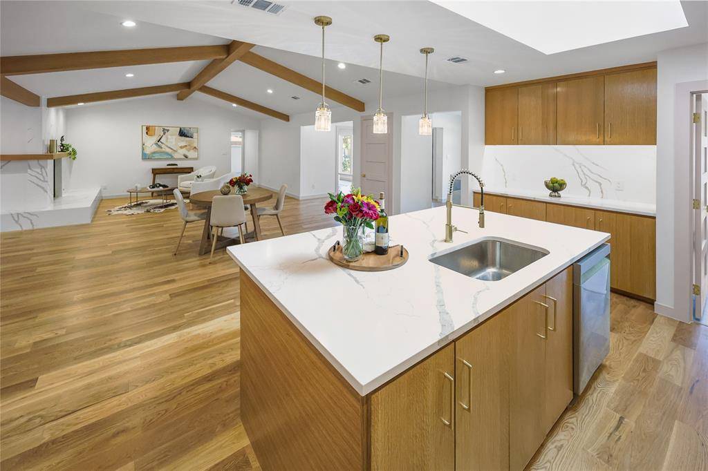 7117 Mimosa Lane, Dallas, TX 75230