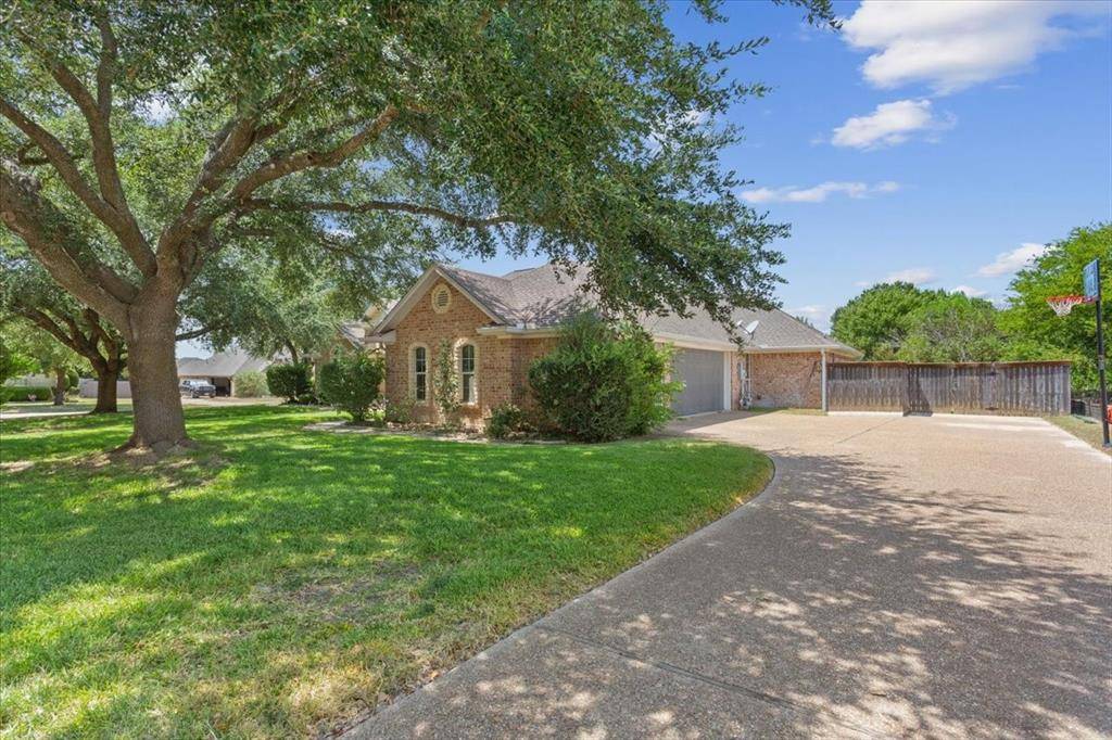 800 Granite Lane, Lorena, TX 76655