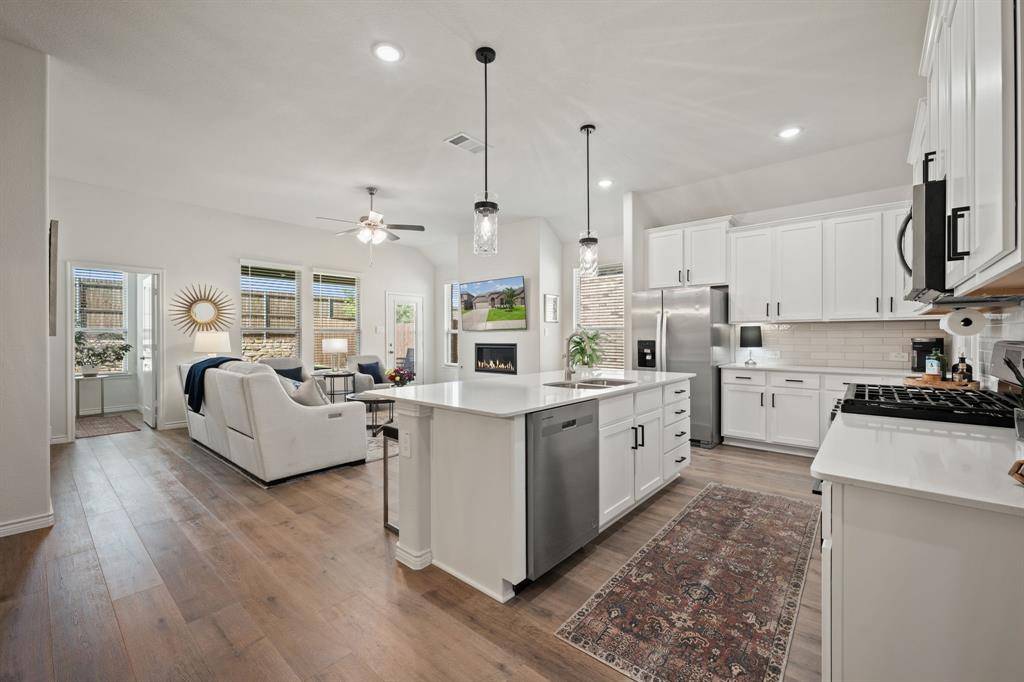 10408 Bluestone Lane, Aubrey, TX 76227