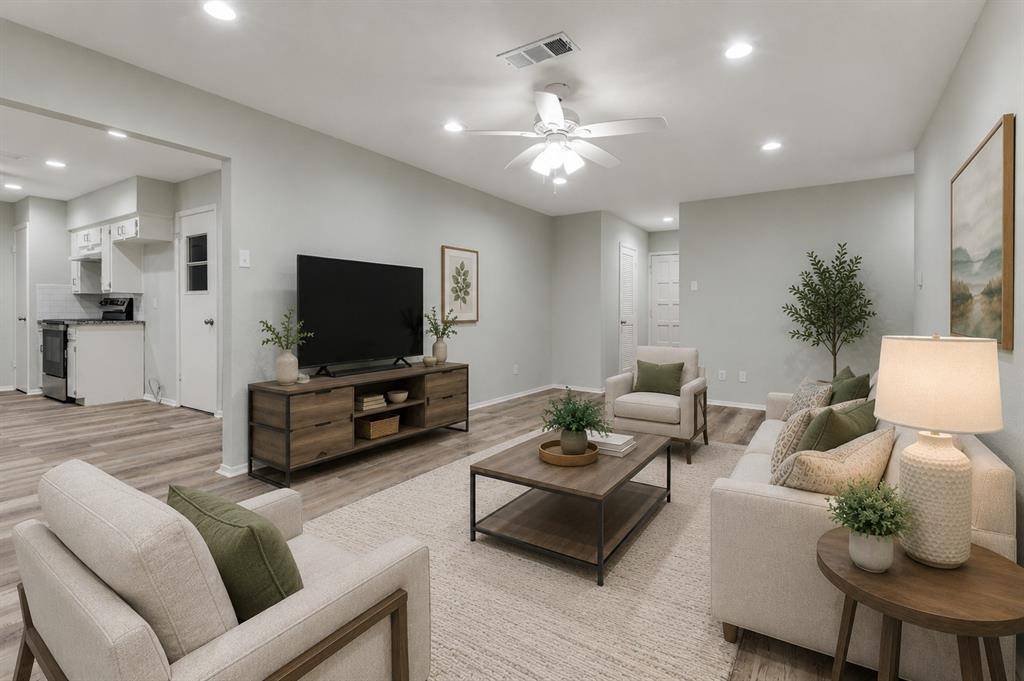 1902 Glenwick Lane, Irving, TX 75060