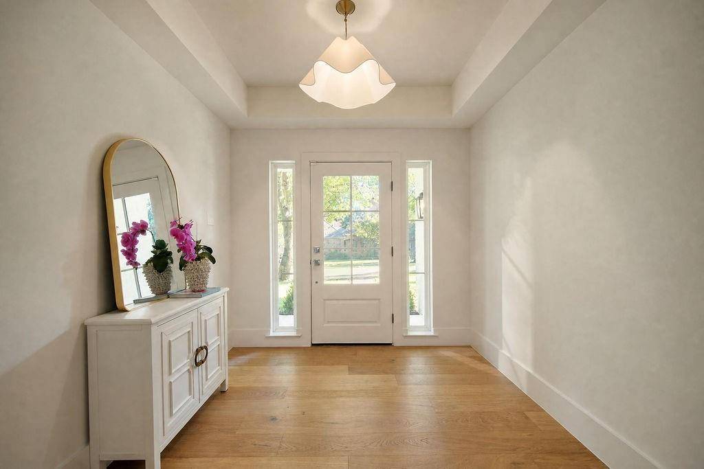 9609 Viewside Drive, Dallas, TX 75231