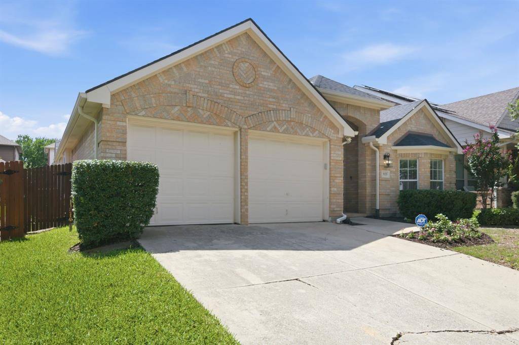 9125 Chardin Park Drive, Fort Worth, TX 76244