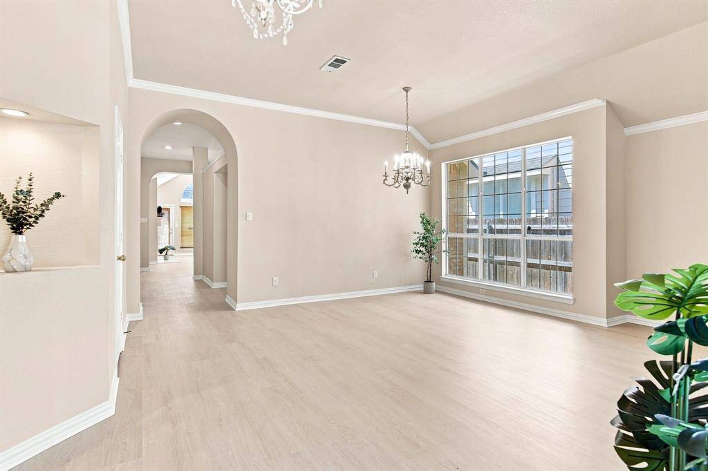 9125 Chardin Park Drive, Fort Worth, TX 76244