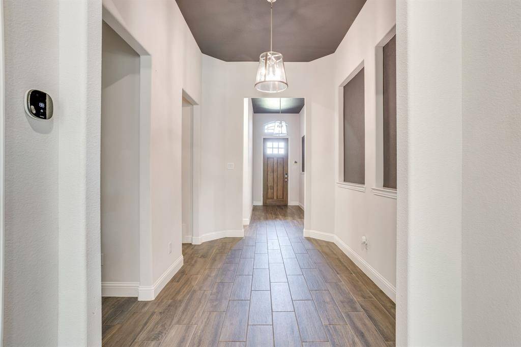 1209 Rushmore Drive, Burleson, TX 76028