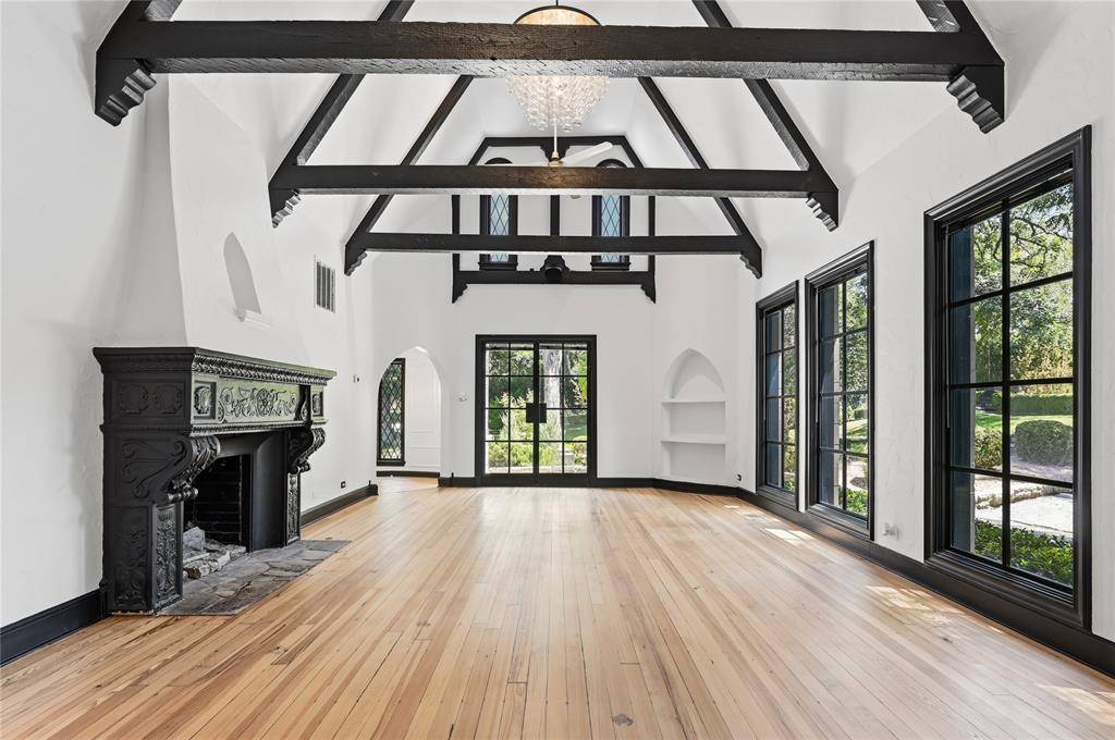 6941 Gaston Avenue, Dallas, TX 75214