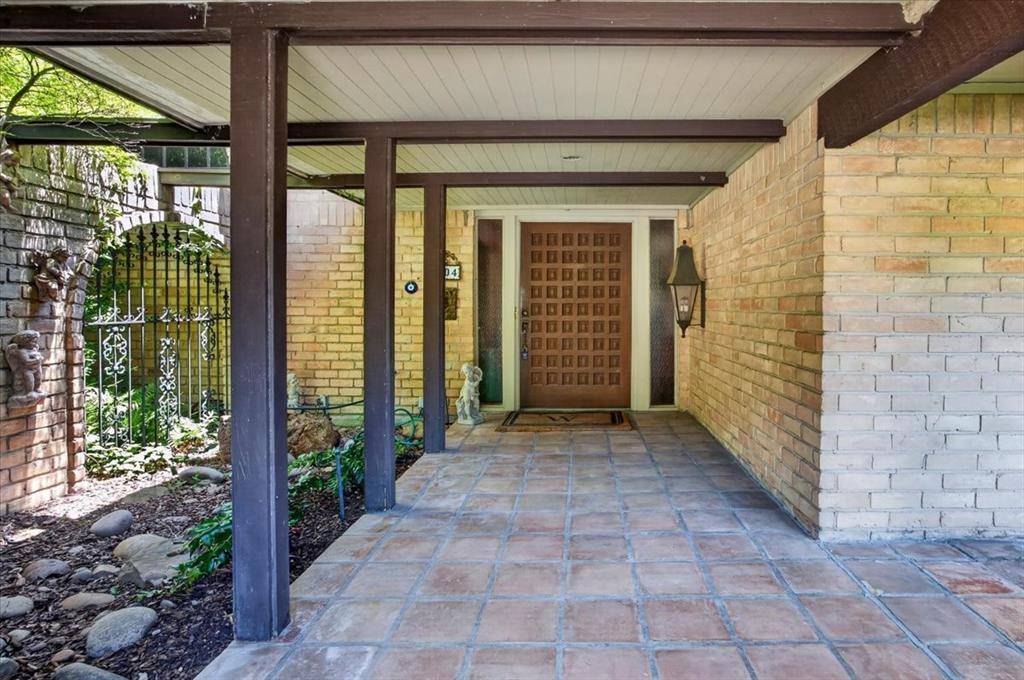 4204 Ledgeview Road, Fort Worth, TX 76109