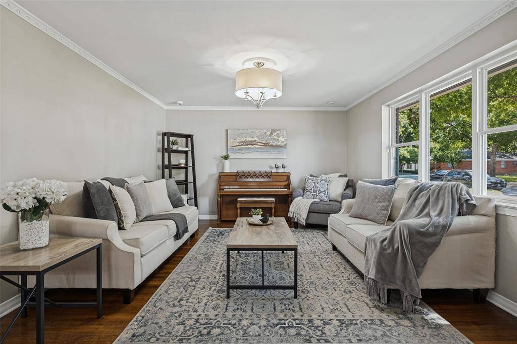 2535 Dorrington Drive, Dallas, TX 75228