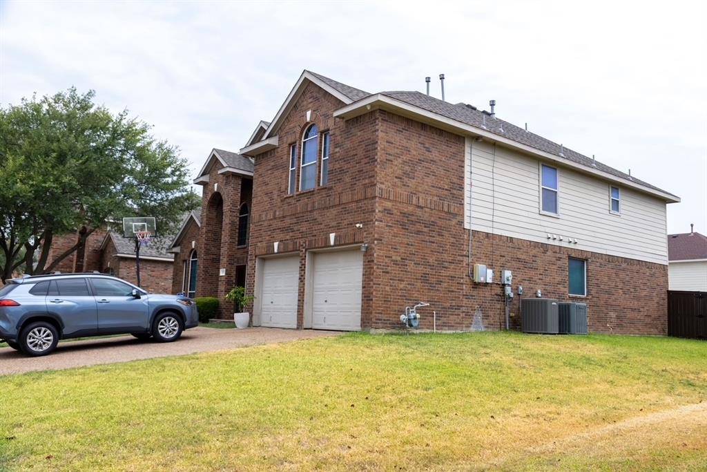 737 Honeysuckle, Desoto, TX 75115