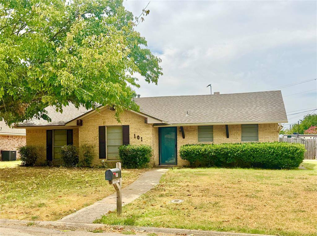 101 Diane Drive, Sanger, TX 76266