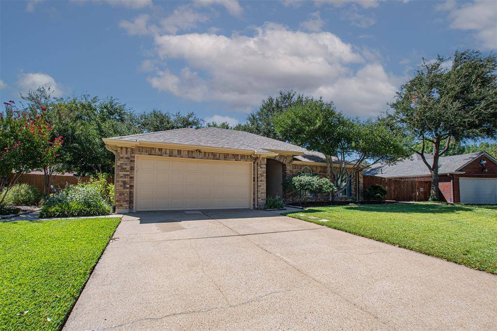 6620 Springhill Drive, Watauga, TX 76148