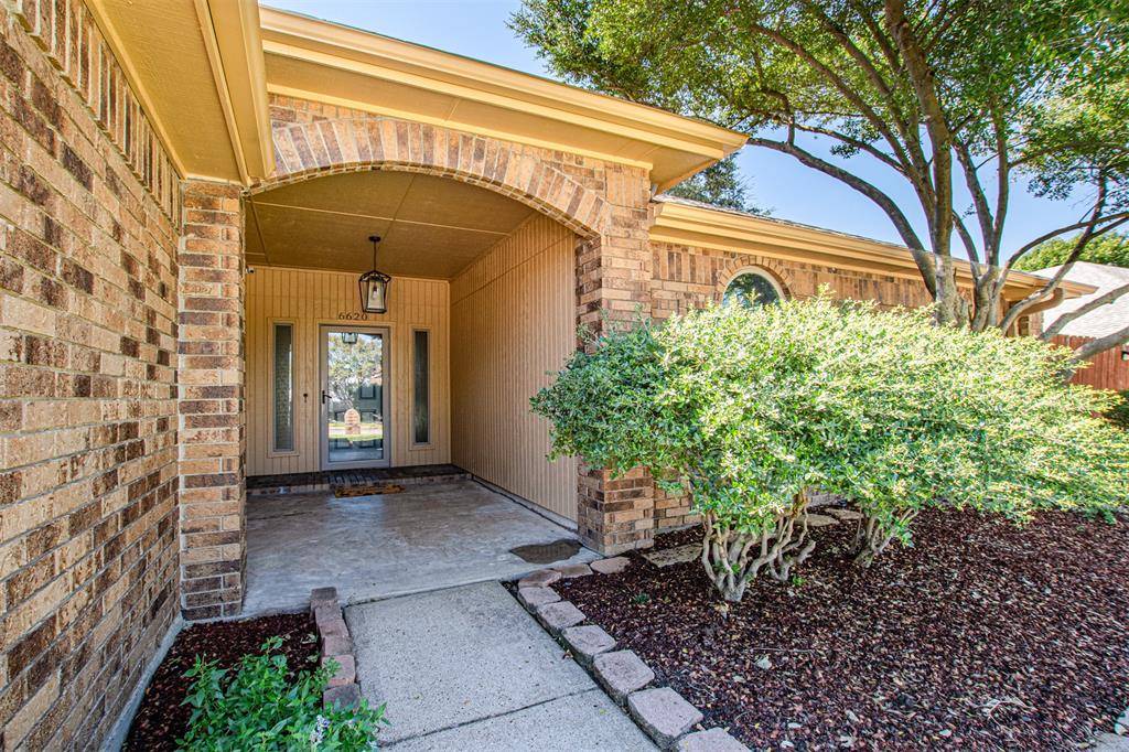 6620 Springhill Drive, Watauga, TX 76148