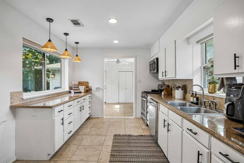 6402 Vanderbilt Avenue, Dallas, TX 75214