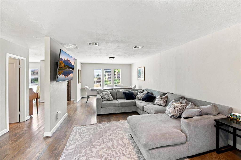 12235 Treeview Lane, Farmers Branch, TX 75234