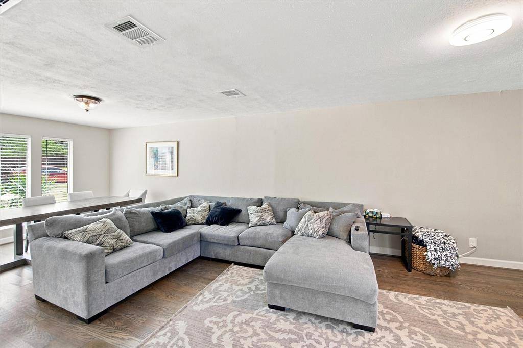 12235 Treeview Lane, Farmers Branch, TX 75234