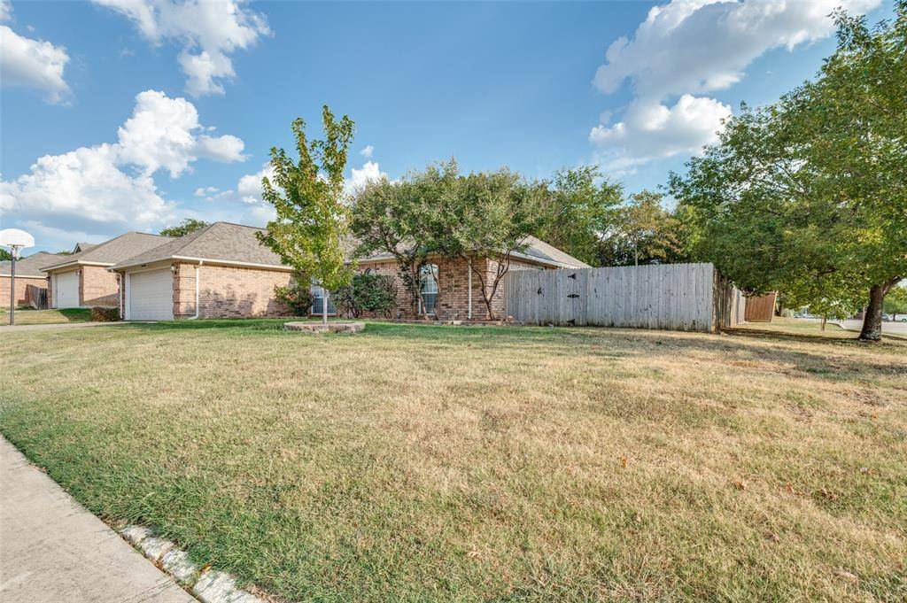 6700 Greenleaf Drive, North Richland Hills, TX 76182