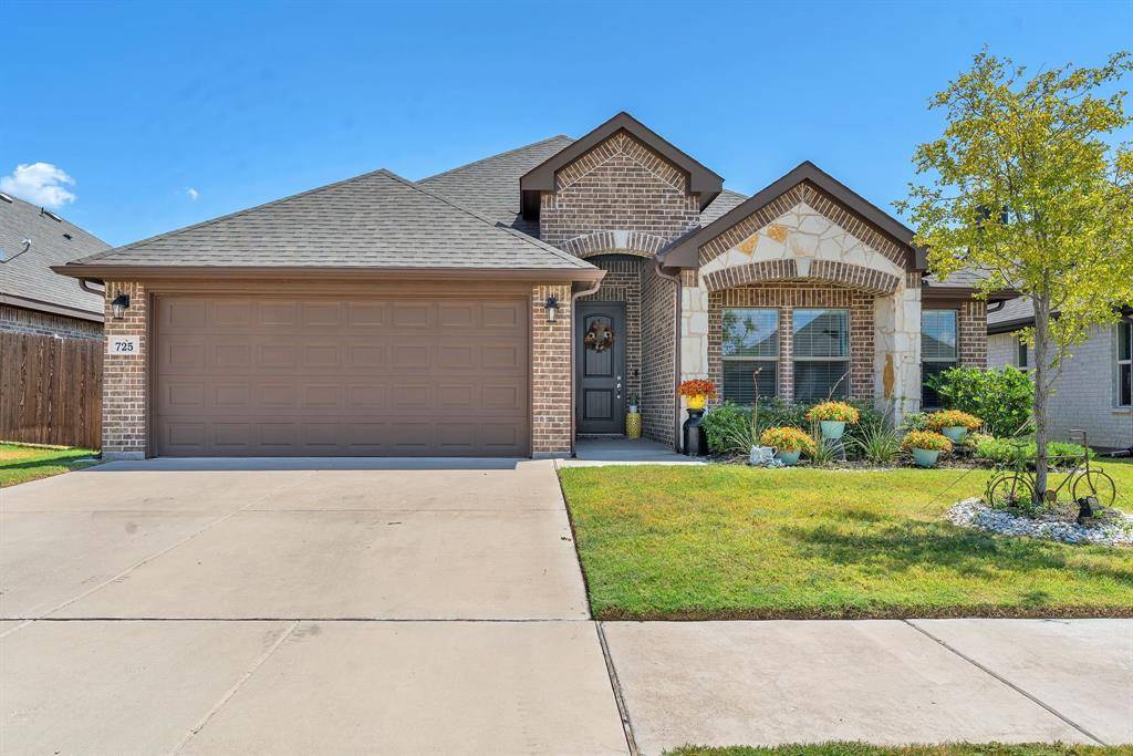 725 Sandy Chip Trail, Fort Worth, TX 76108